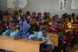 Kinder im Klassenzimmer